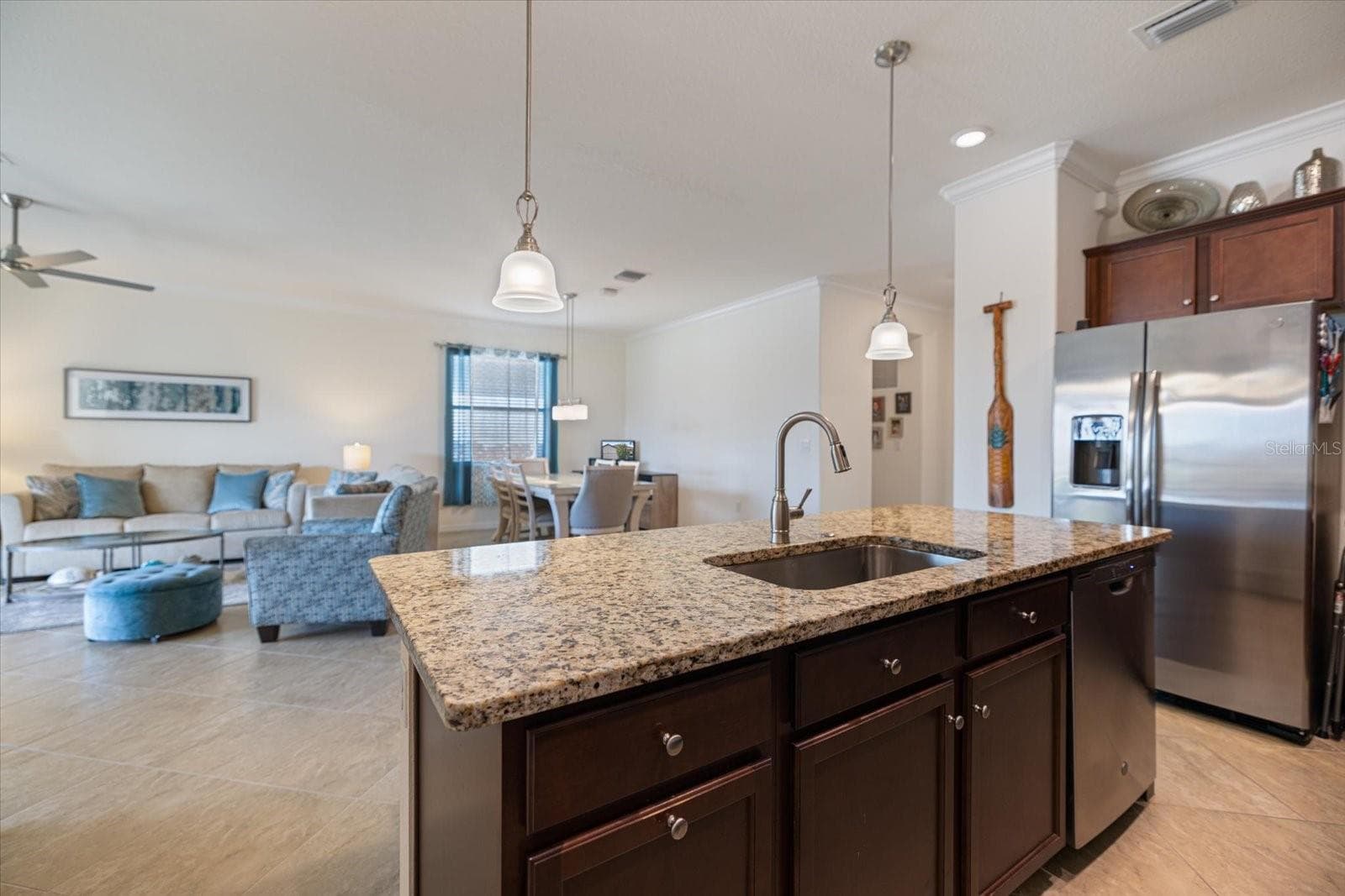 Single Family Residence at 19393 CRUISE DR, VENICE, photo 16 of 51