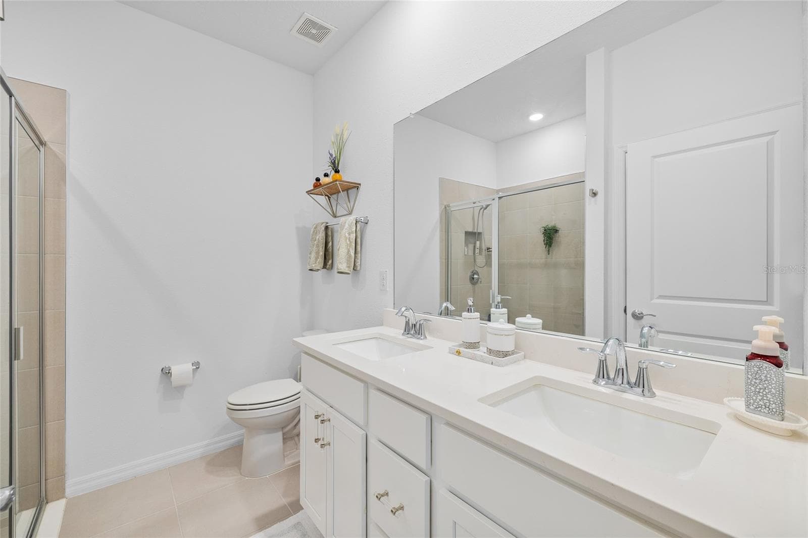 Villa at 8498 BOLD CYPRESS LN, WESLEY CHAPEL, photo 20 of 48