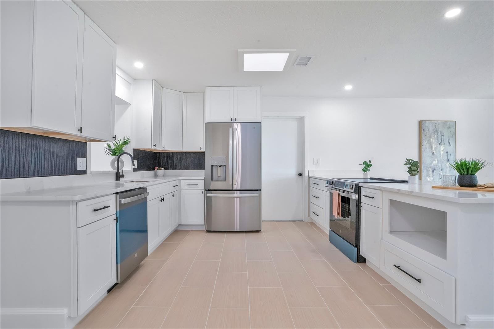 Brand New Kitchen: Stainless Steel Appliances, Snackbar, Slow Close Cabinets, Copper Sink, Quartz Counters, Separate Cabinets for Coffee/Wine Bar - 2801 GULFSTREAM RD, ORLANDO