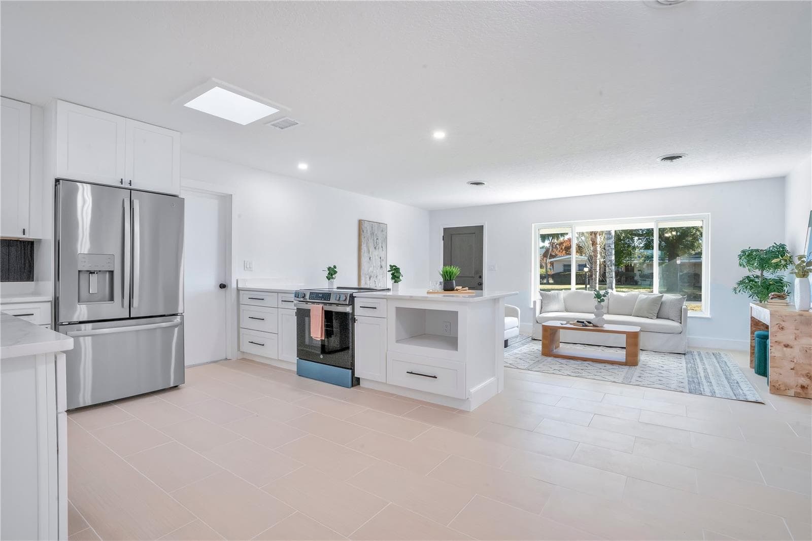 Brand New Kitchen: Stainless Steel Appliances, Snackbar, Slow Close Cabinets, Copper Sink, Quartz Counters, Separate Cabinets for Coffee/Wine Bar - 2801 GULFSTREAM RD, ORLANDO