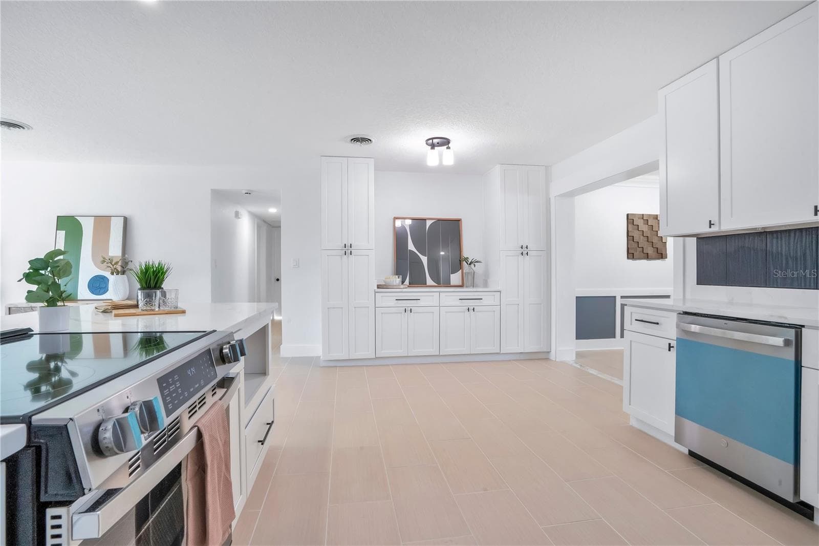 Brand New Kitchen with Bonus Cabinets that Could be Coffee or Wine Bar - 2801 GULFSTREAM RD, ORLANDO
