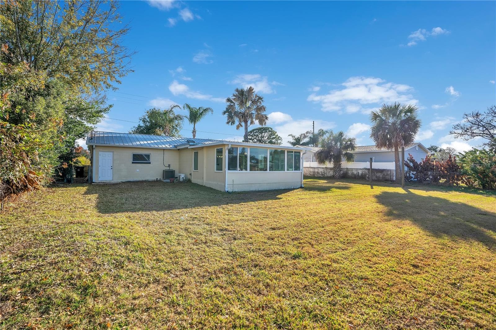Back of Home - 2801 GULFSTREAM RD, ORLANDO