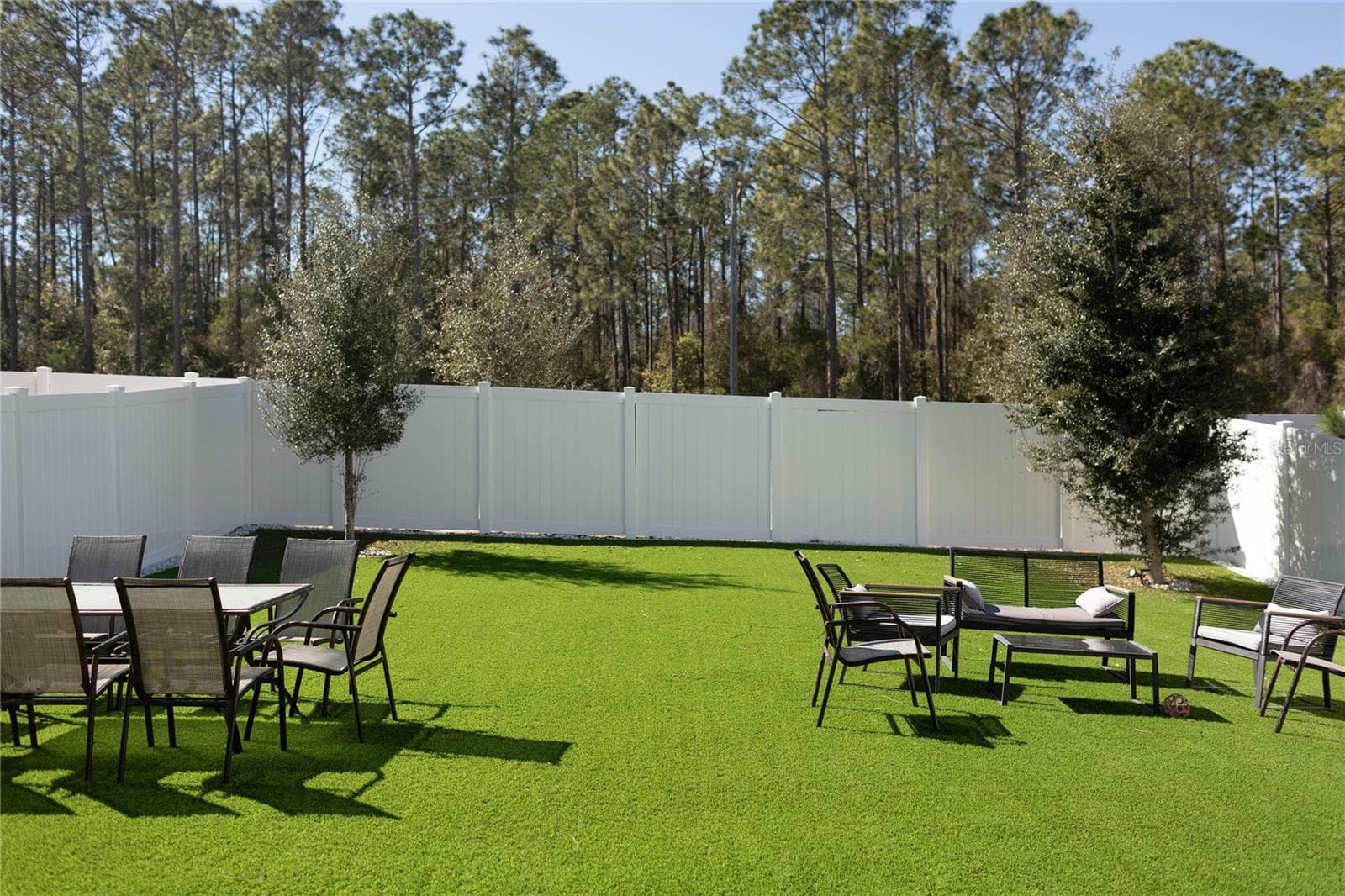 Single Family Residence at 2015 HEMINGWAY CIR, GROVELAND, photo 2 of 18