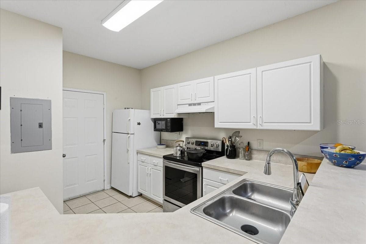 Condominium at 13200 W NEWBERRY RD #86, NEWBERRY, photo 3 of 23