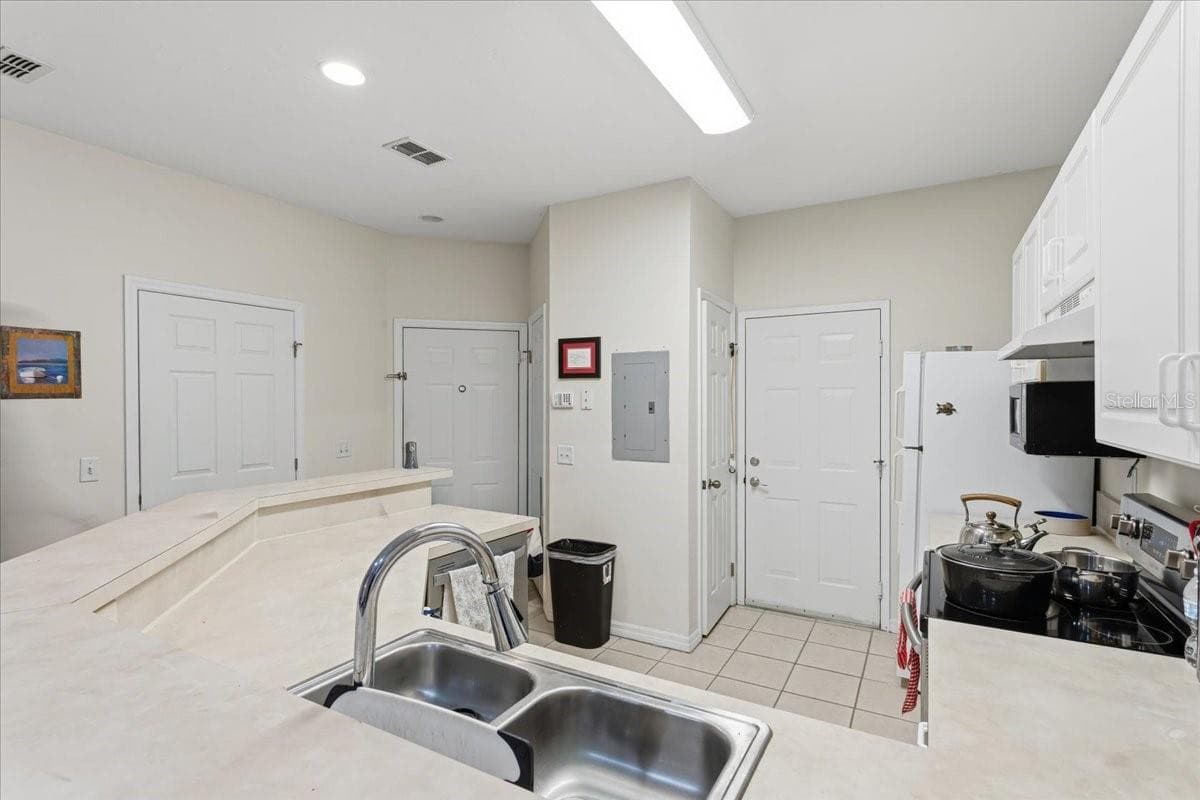 Condominium at 13200 W NEWBERRY RD #86, NEWBERRY, photo 4 of 23