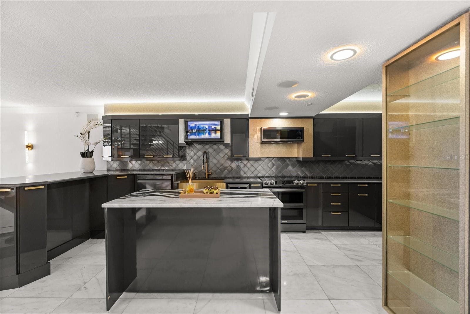 Condominium at 530 E CENTRAL BLVD #1901, ORLANDO, photo 16 of 56