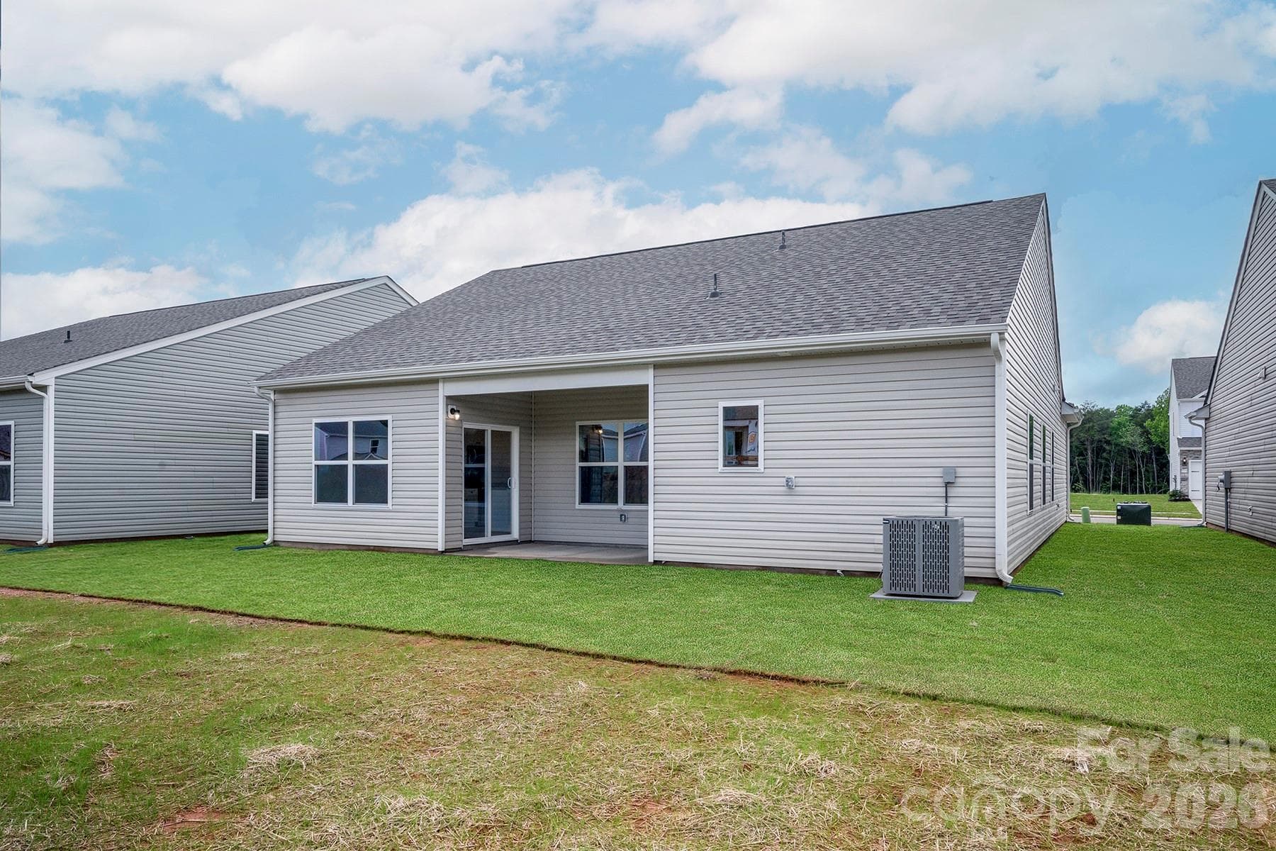 Single Family Residence at 6738 Fairford Drive, Charlotte, photo 2 of 12