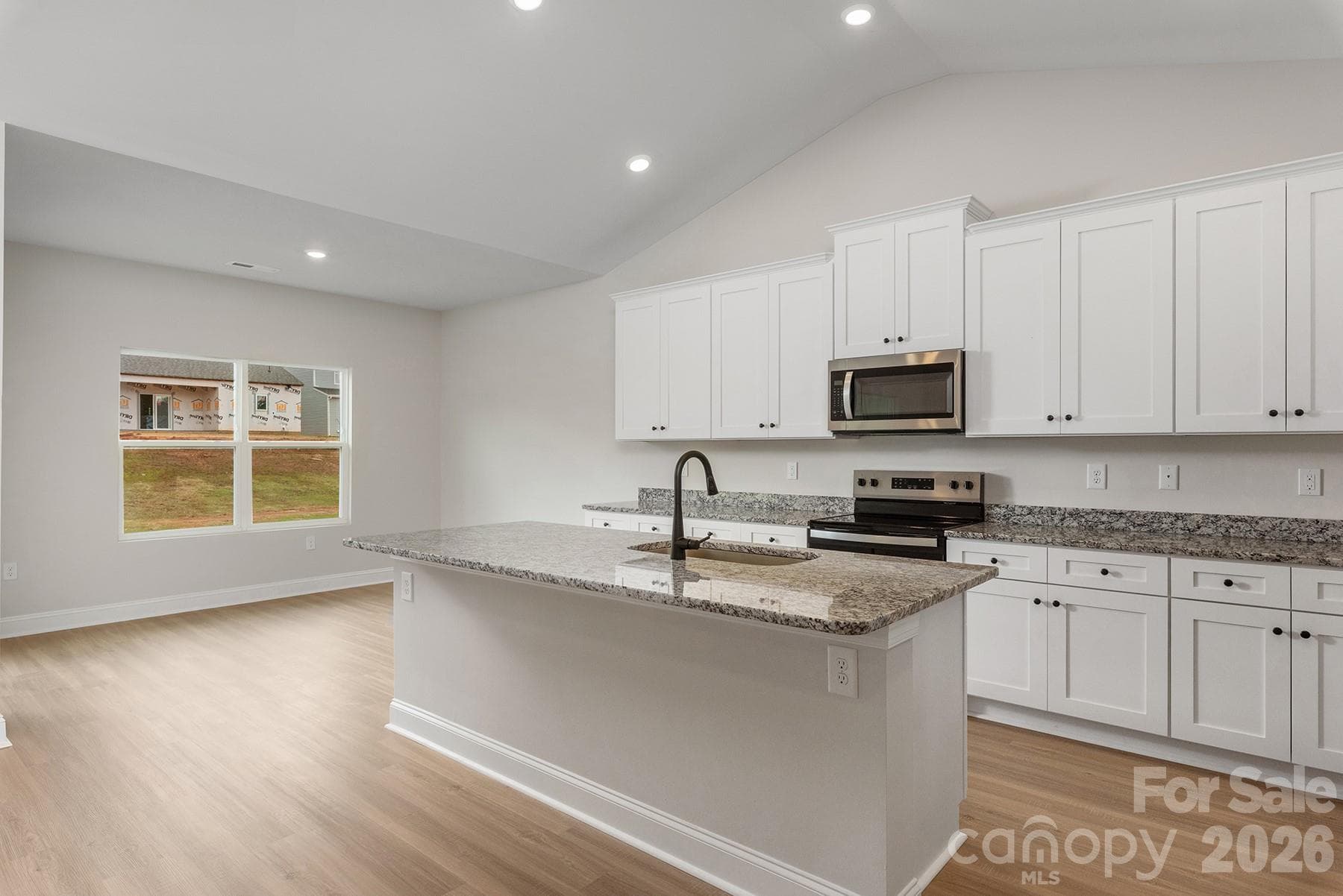 Single Family Residence at 6738 Fairford Drive, Charlotte, photo 4 of 12