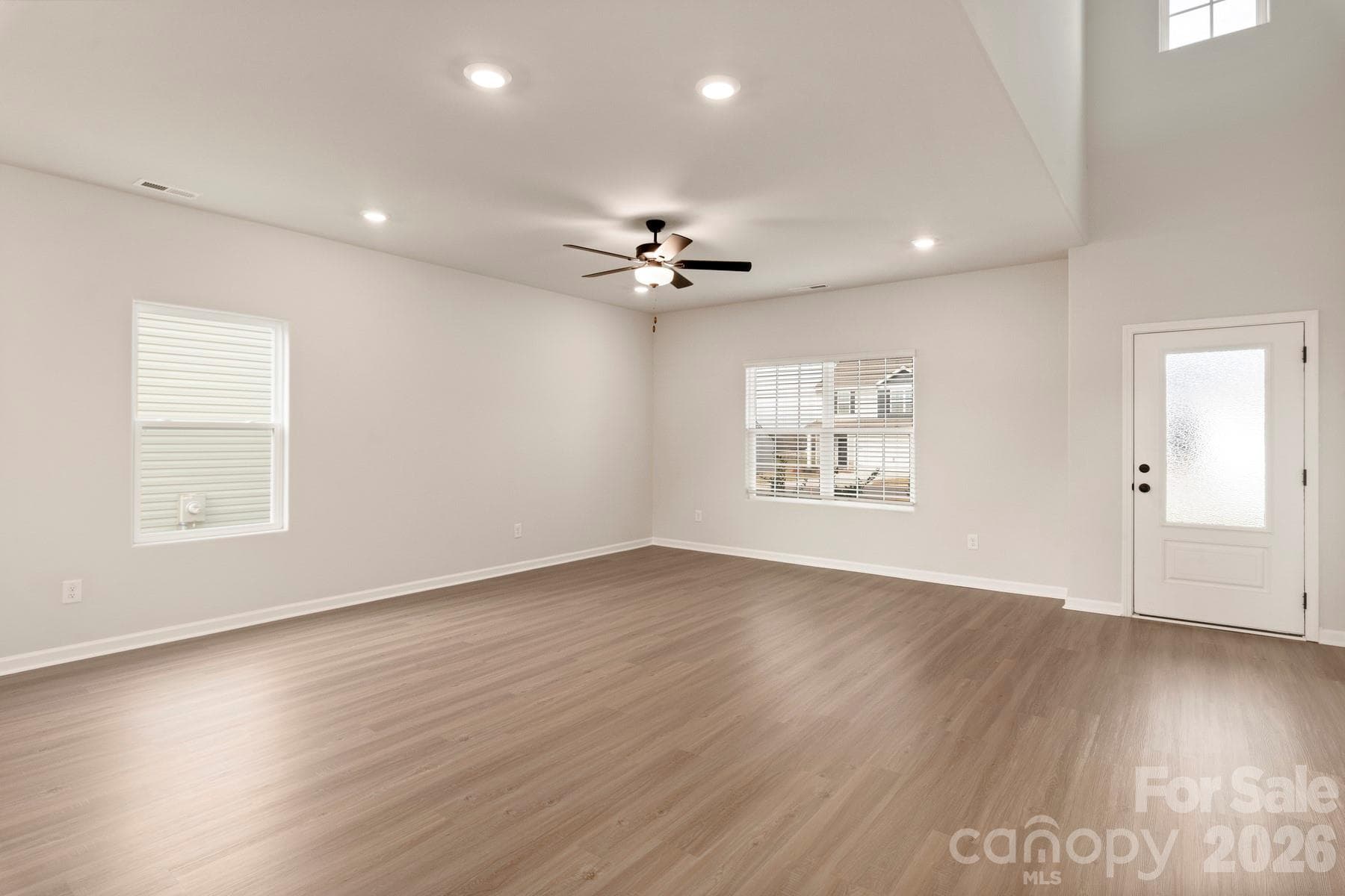 Single Family Residence at 3329 Yorkshire Drive, Gastonia, photo 2 of 18