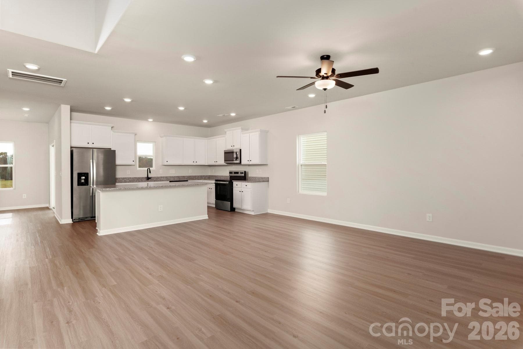 Single Family Residence at 3329 Yorkshire Drive, Gastonia, photo 3 of 18