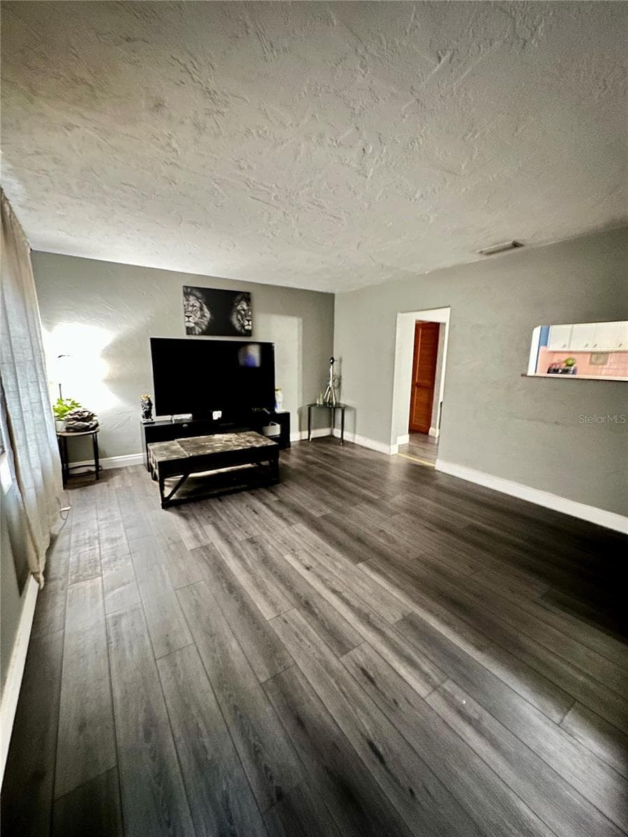 Single Family Residence at 424 W HOGLE AVE, DELAND, photo 6 of 27