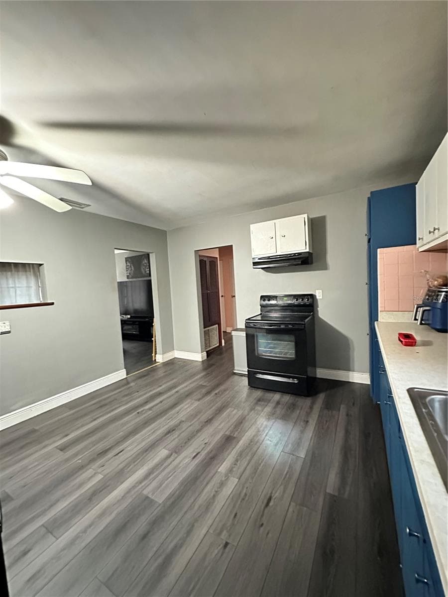 Single Family Residence at 424 W HOGLE AVE, DELAND, photo 17 of 27