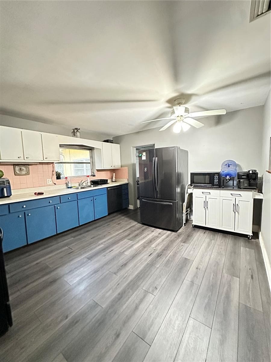 Single Family Residence at 424 W HOGLE AVE, DELAND, photo 18 of 27