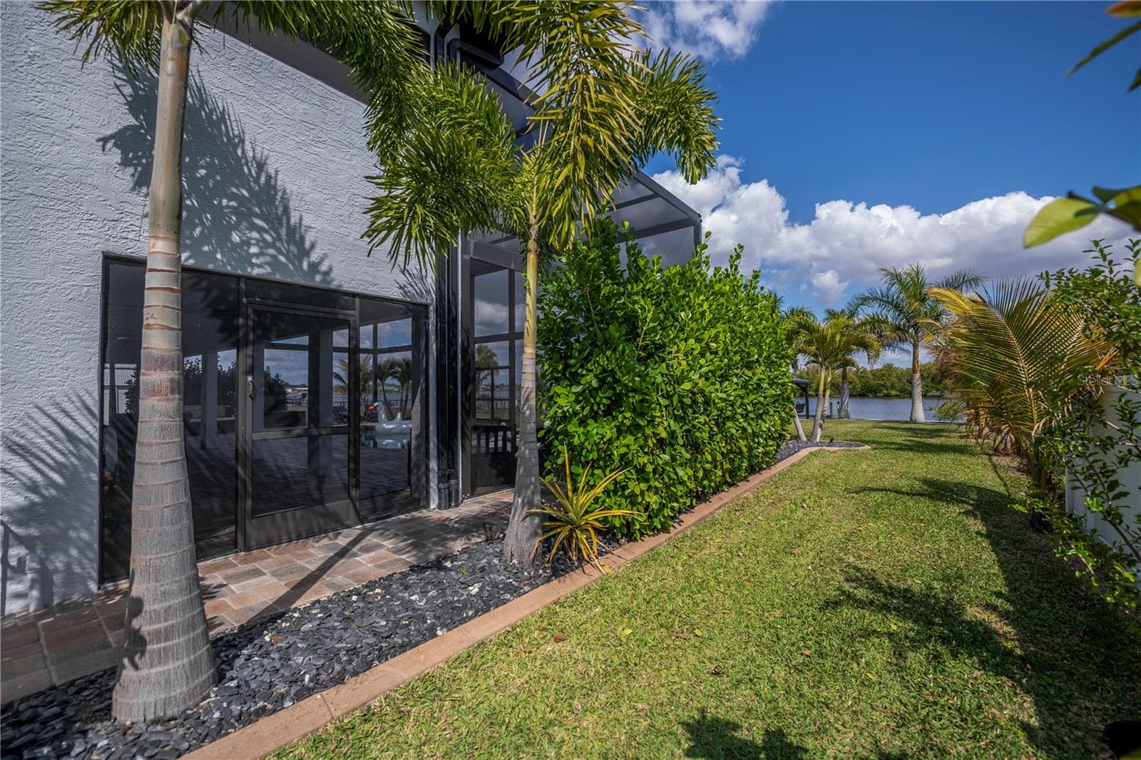 Beautifully Landscaped Waterfront. - 2424 HARBOUR DR, PUNTA GORDA