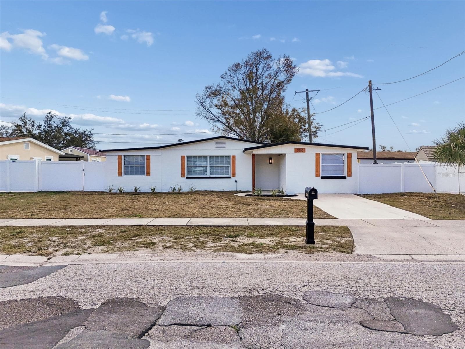 Single Family Residence at 7910 W POWHATAN AVE, TAMPA, photo 86 of 98
