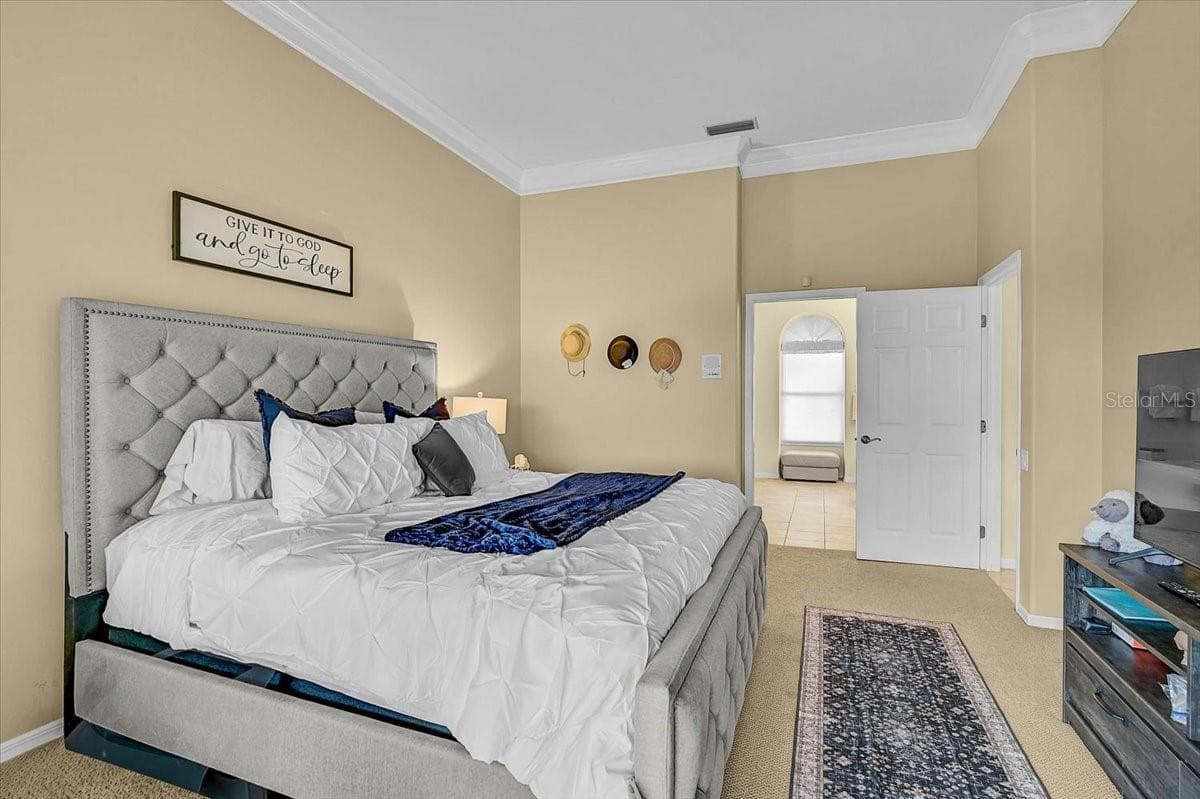 Single Family Residence at 5072 KILTY CT E, BRADENTON, photo 8 of 38