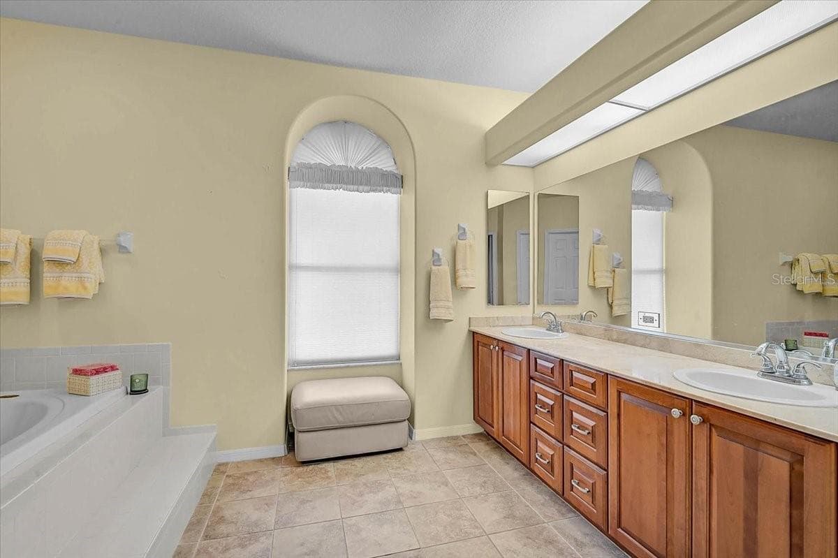 Primary Bathroom - 5072 KILTY CT E, BRADENTON