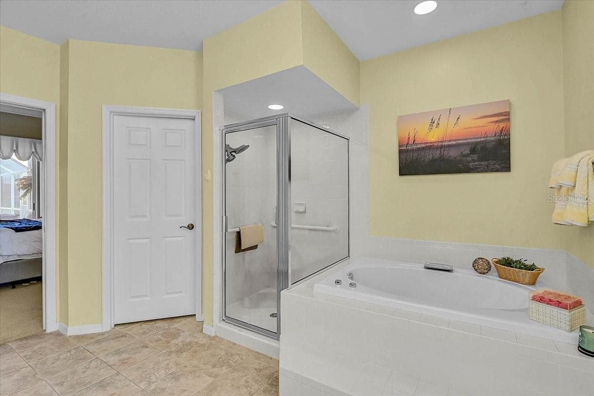 Single Family Residence at 5072 KILTY CT E, BRADENTON, photo 10 of 38