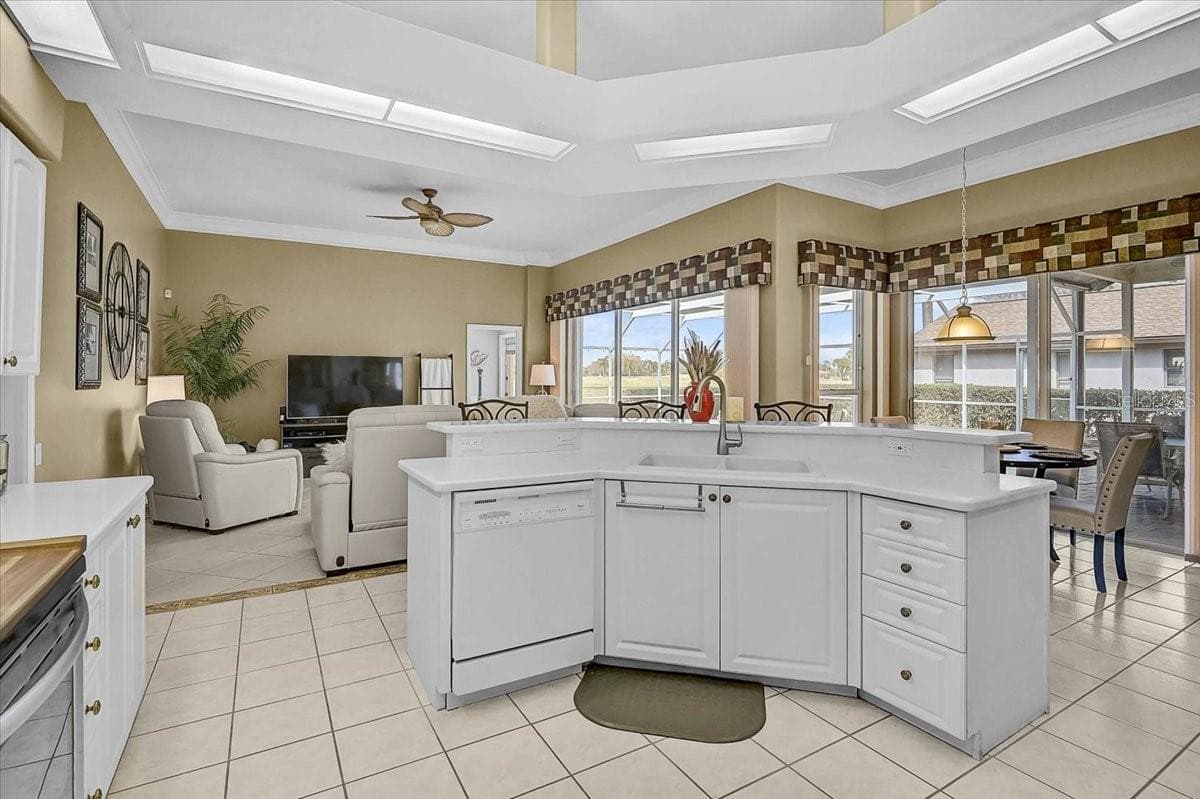 Single Family Residence at 5072 KILTY CT E, BRADENTON, photo 14 of 38