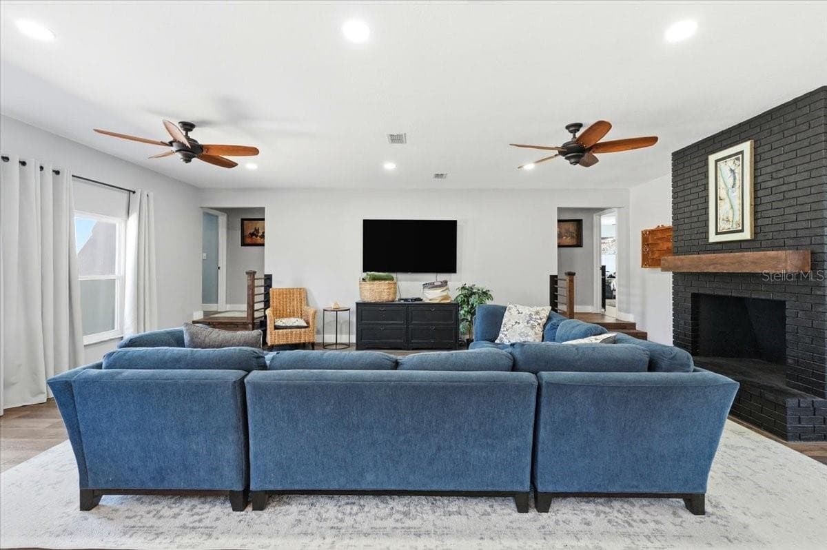 Single Family Residence at 5225 GLENMORE DR, LAKELAND, photo 6 of 60