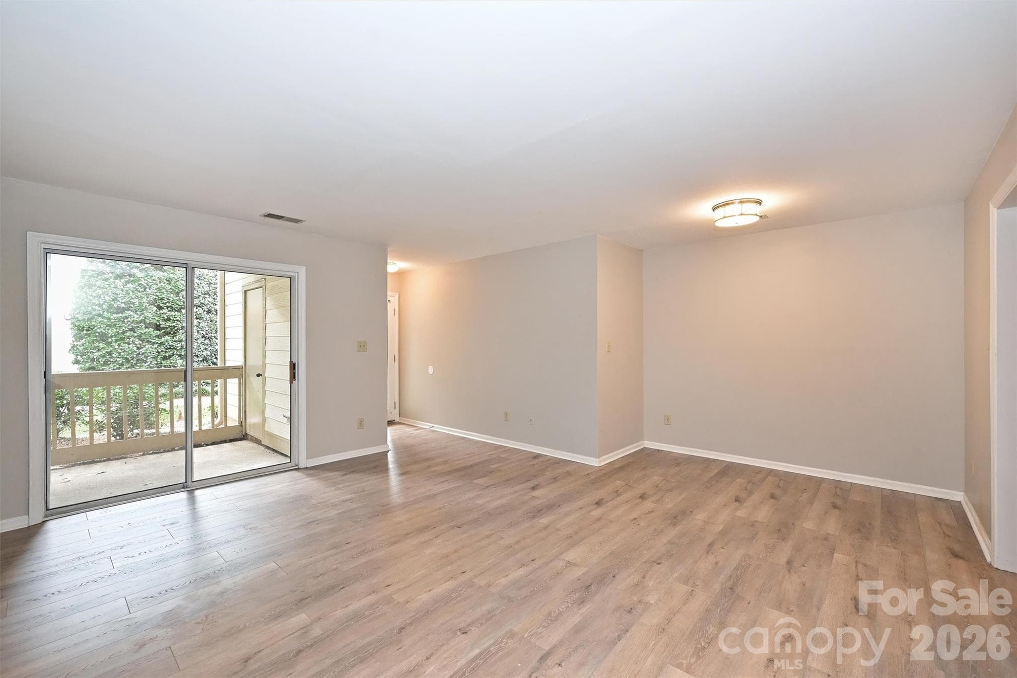 Condominium at Charlotte, photo 5 of 23