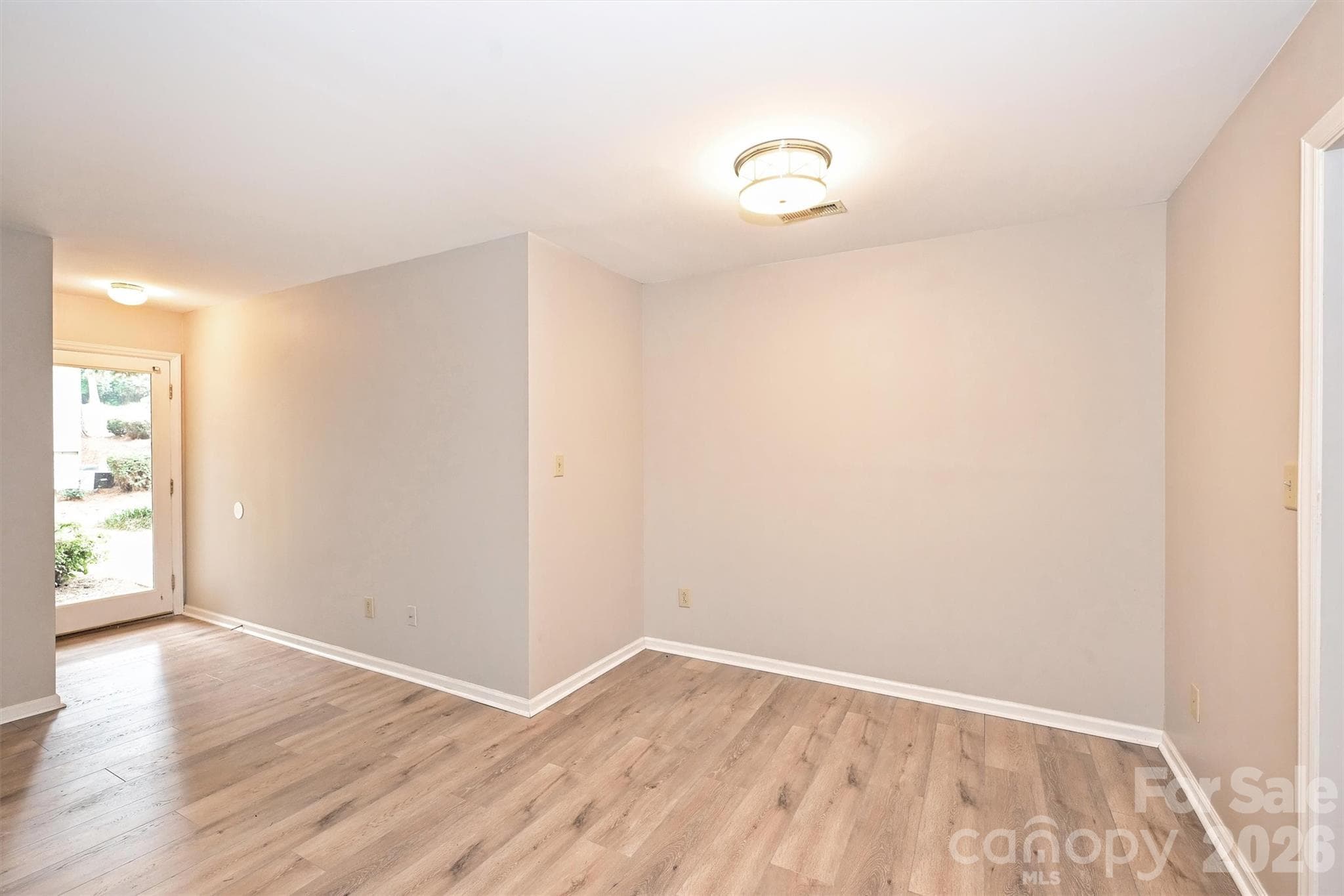 Condominium at Charlotte, photo 7 of 23