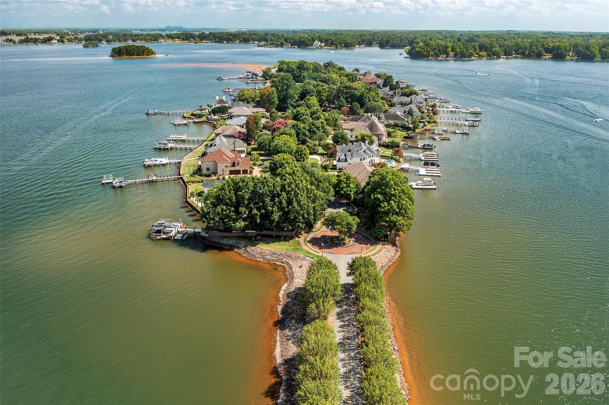 Entrance into Island withPrivate gate - Denver