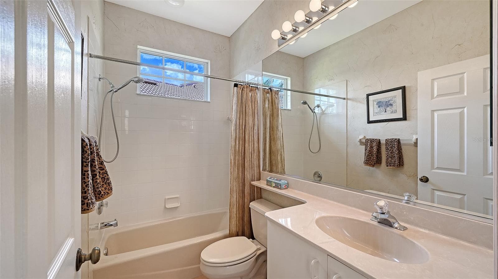 Single Family Residence at 7318 WINDEMERE LN, UNIVERSITY PARK, photo 27 of 55