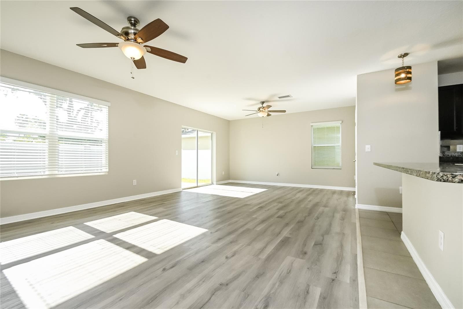 Single Family Residence at 4106 WILLOW HAMMOCK DR, PALMETTO, photo 2 of 15