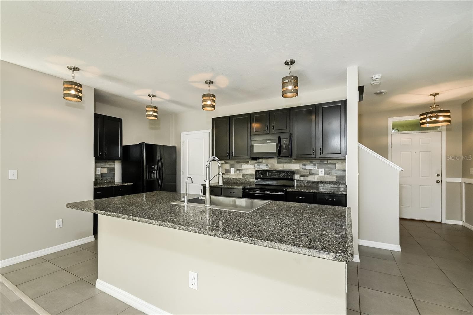 Single Family Residence at 4106 WILLOW HAMMOCK DR, PALMETTO, photo 4 of 15