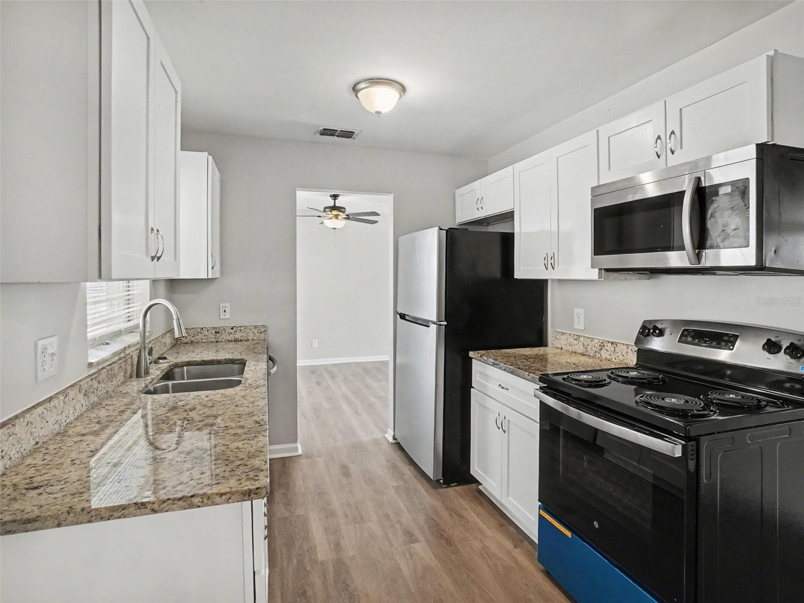 Single Family Residence at 555 THOMAS JEFFERSON WAY, ORLANDO, photo 12 of 22