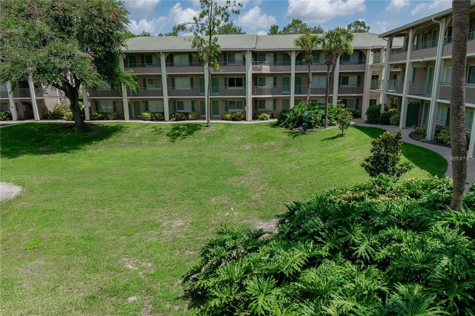 139 OYSTER BAY CIR #200