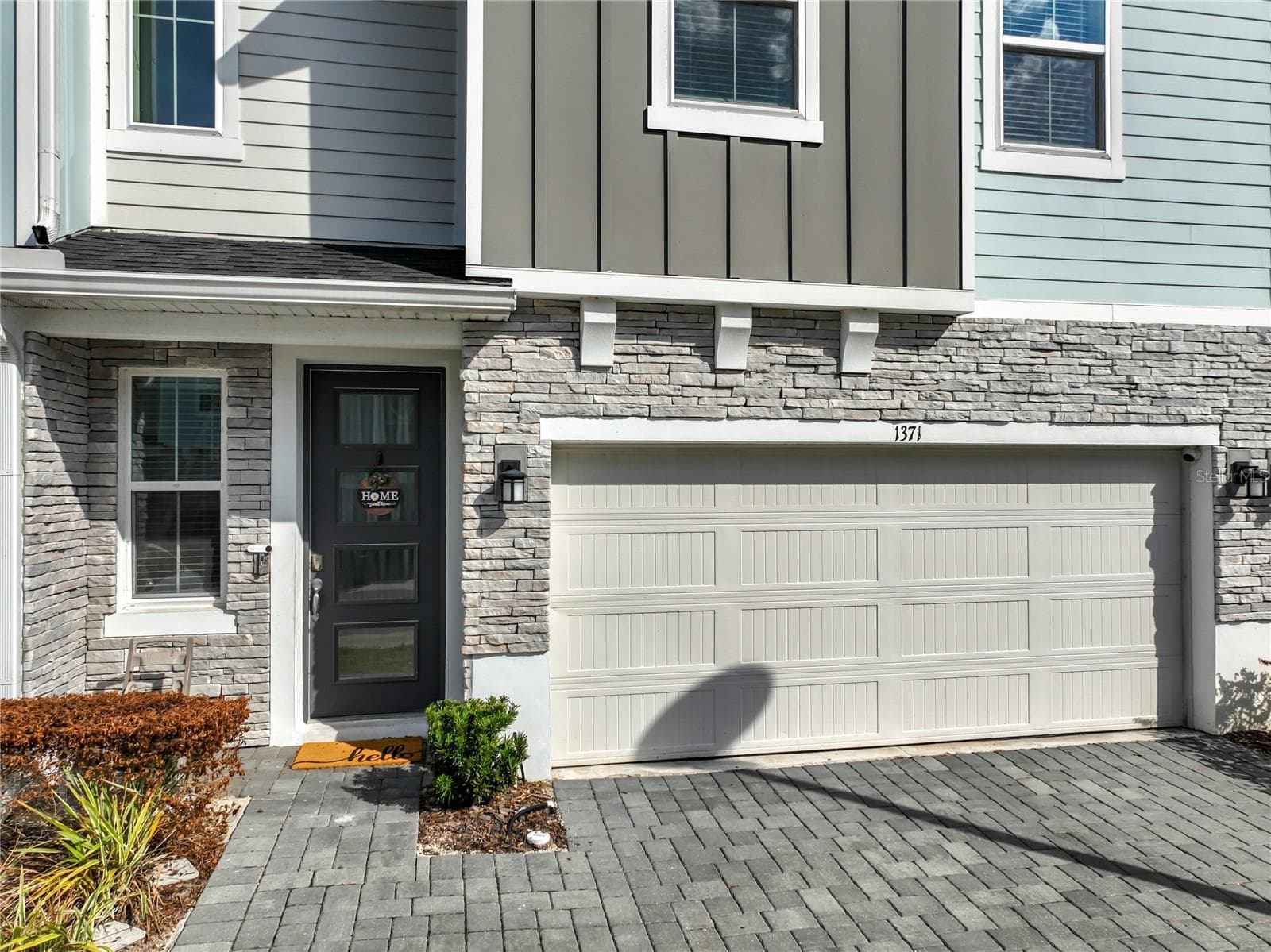 Townhouse at 1371 CAPTIVA CV, SANFORD, photo 2 of 56