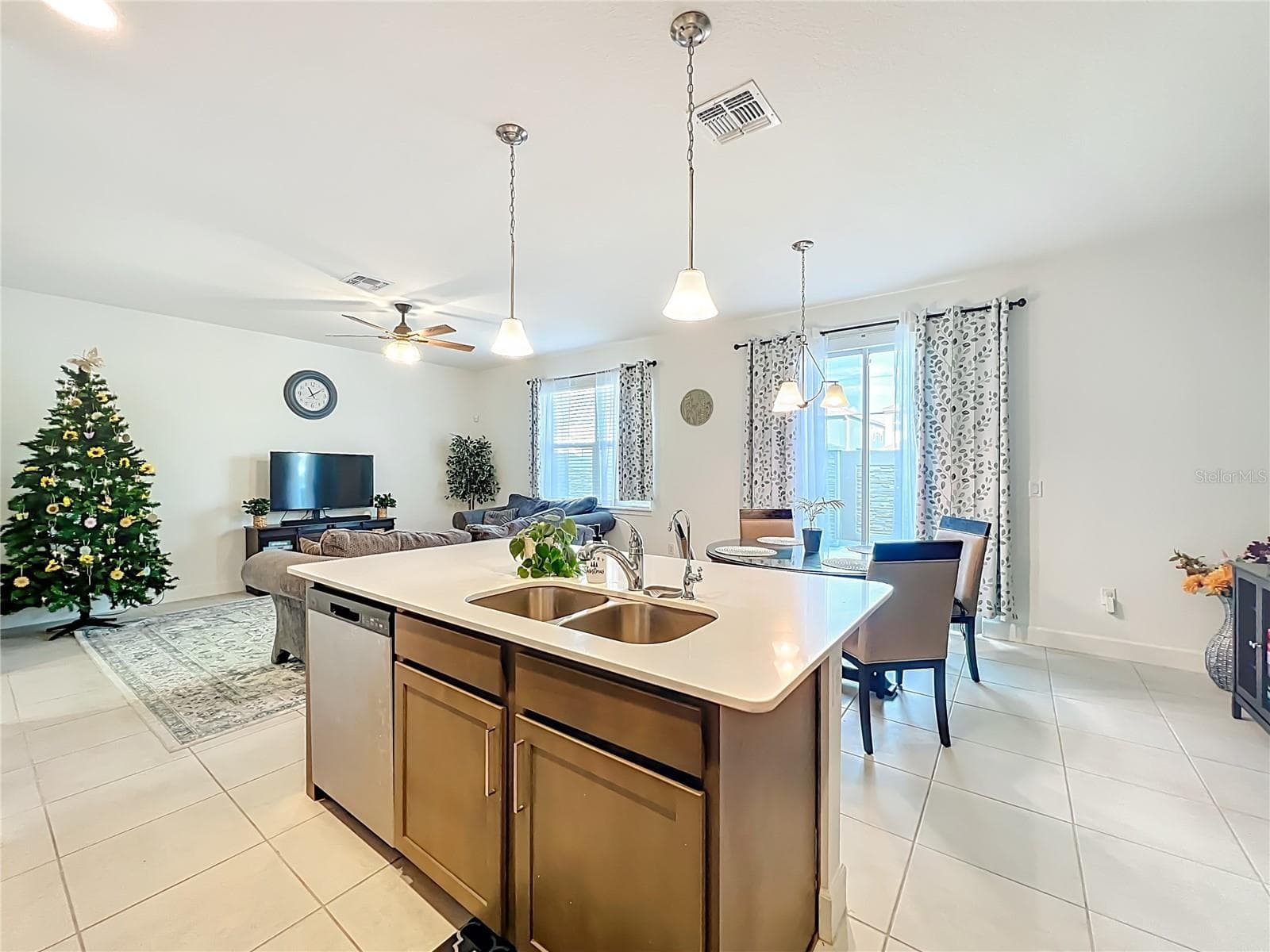 Townhouse at 1371 CAPTIVA CV, SANFORD, photo 12 of 56