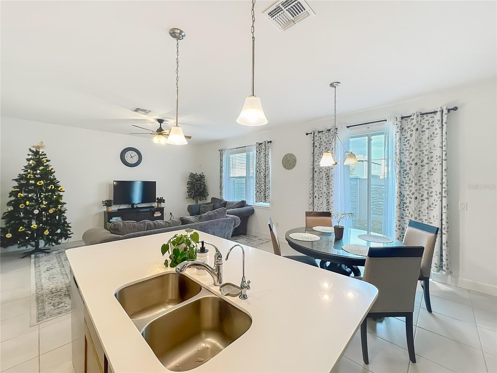 Townhouse at 1371 CAPTIVA CV, SANFORD, photo 13 of 56