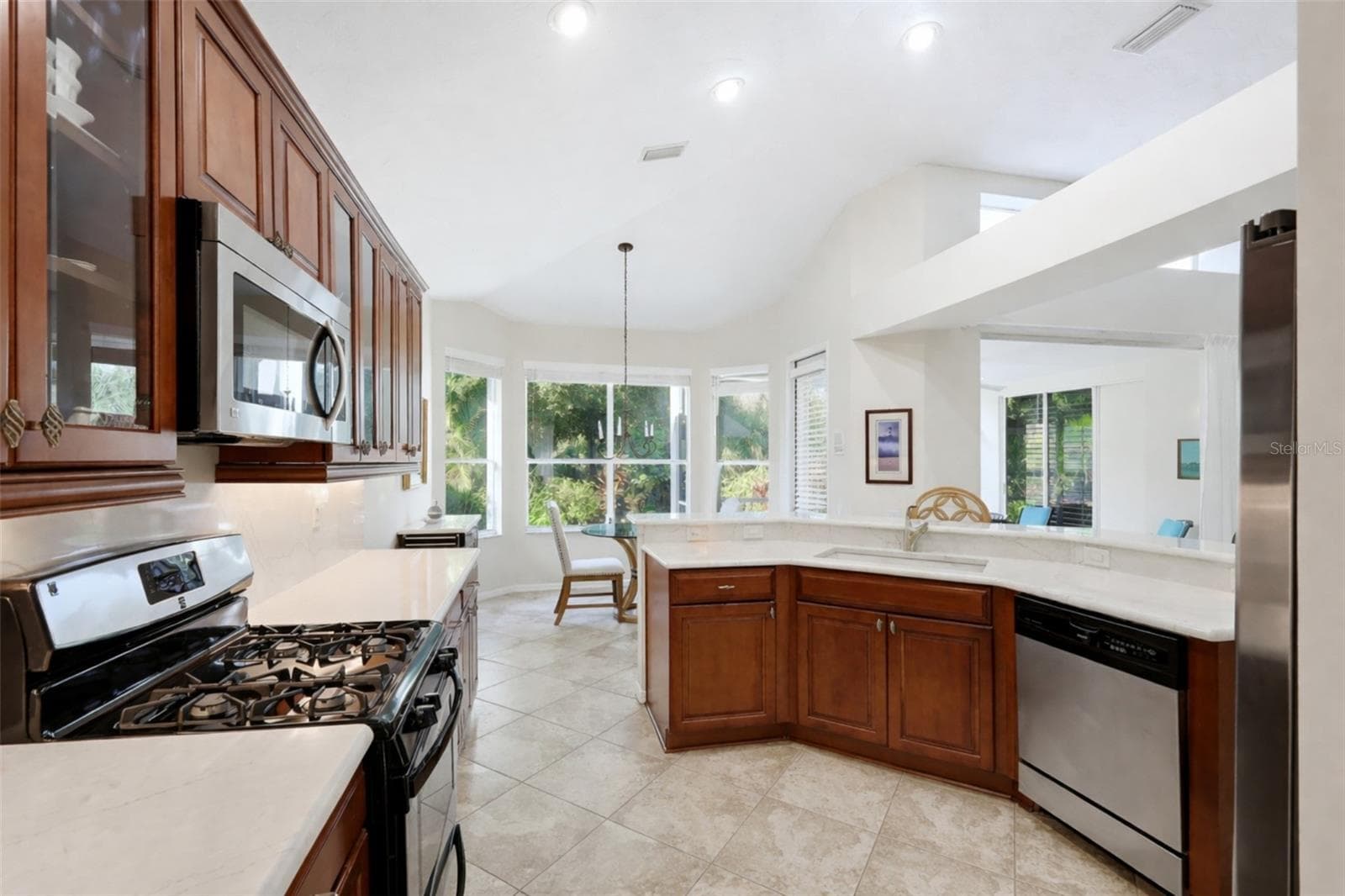 Single Family Residence at 6411 BERKSHIRE PL, UNIVERSITY PARK, photo 17 of 52
