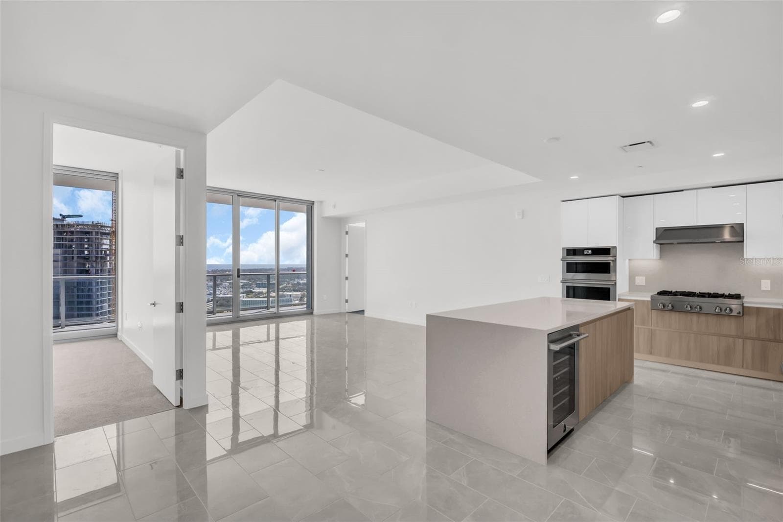 Condominium at 400 CENTRAL AVE #2605, ST PETERSBURG, photo 2 of 74