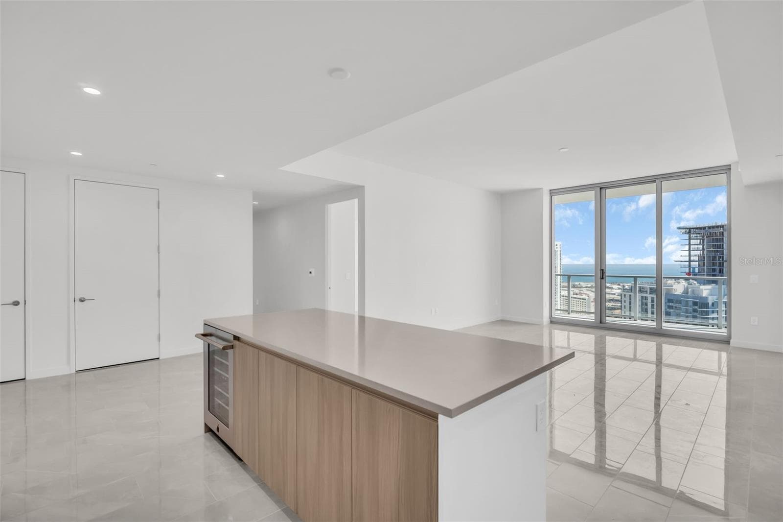 Condominium at 400 CENTRAL AVE #2605, ST PETERSBURG, photo 6 of 74