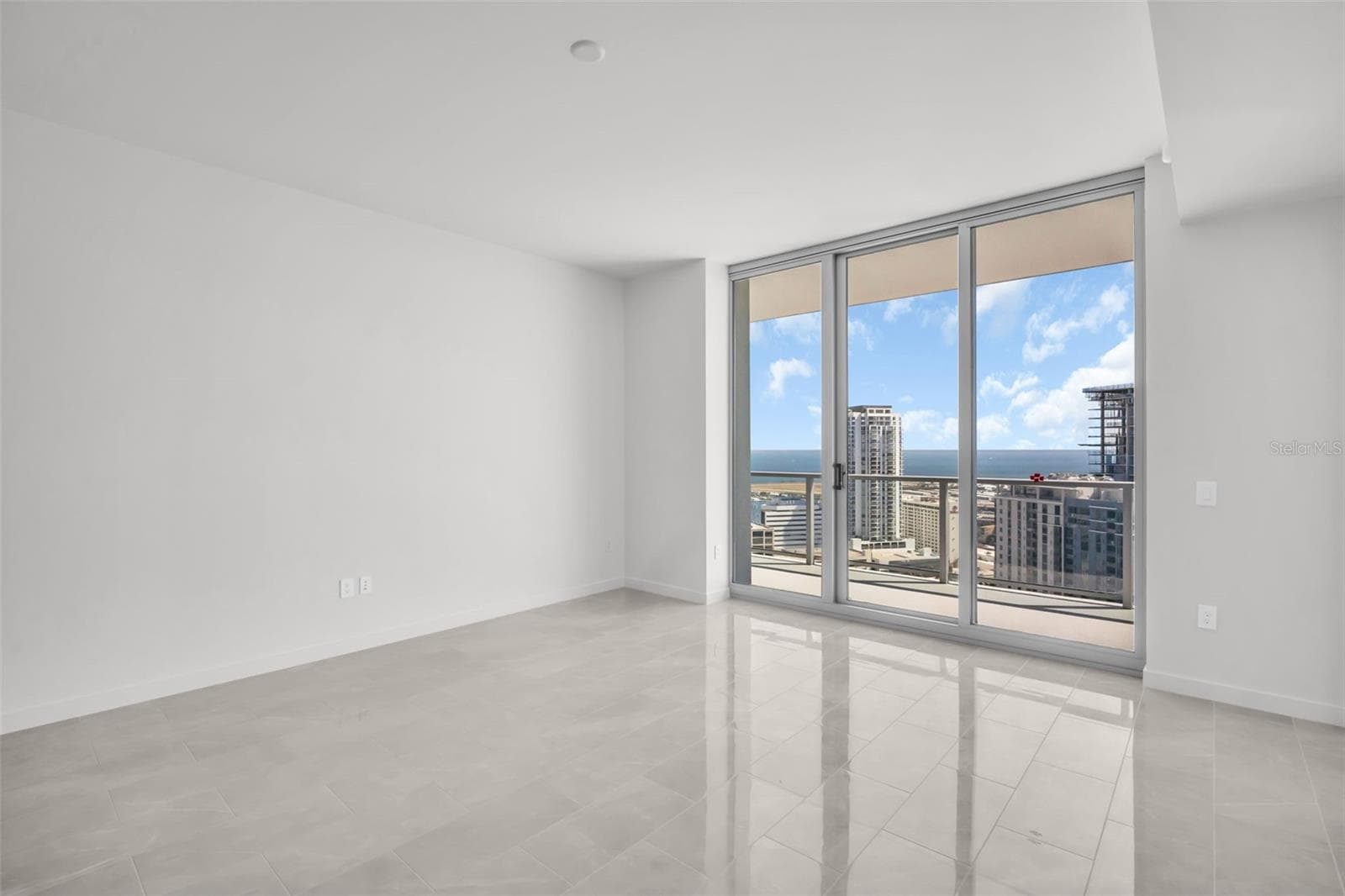 Condominium at 400 CENTRAL AVE #2605, ST PETERSBURG, photo 11 of 74