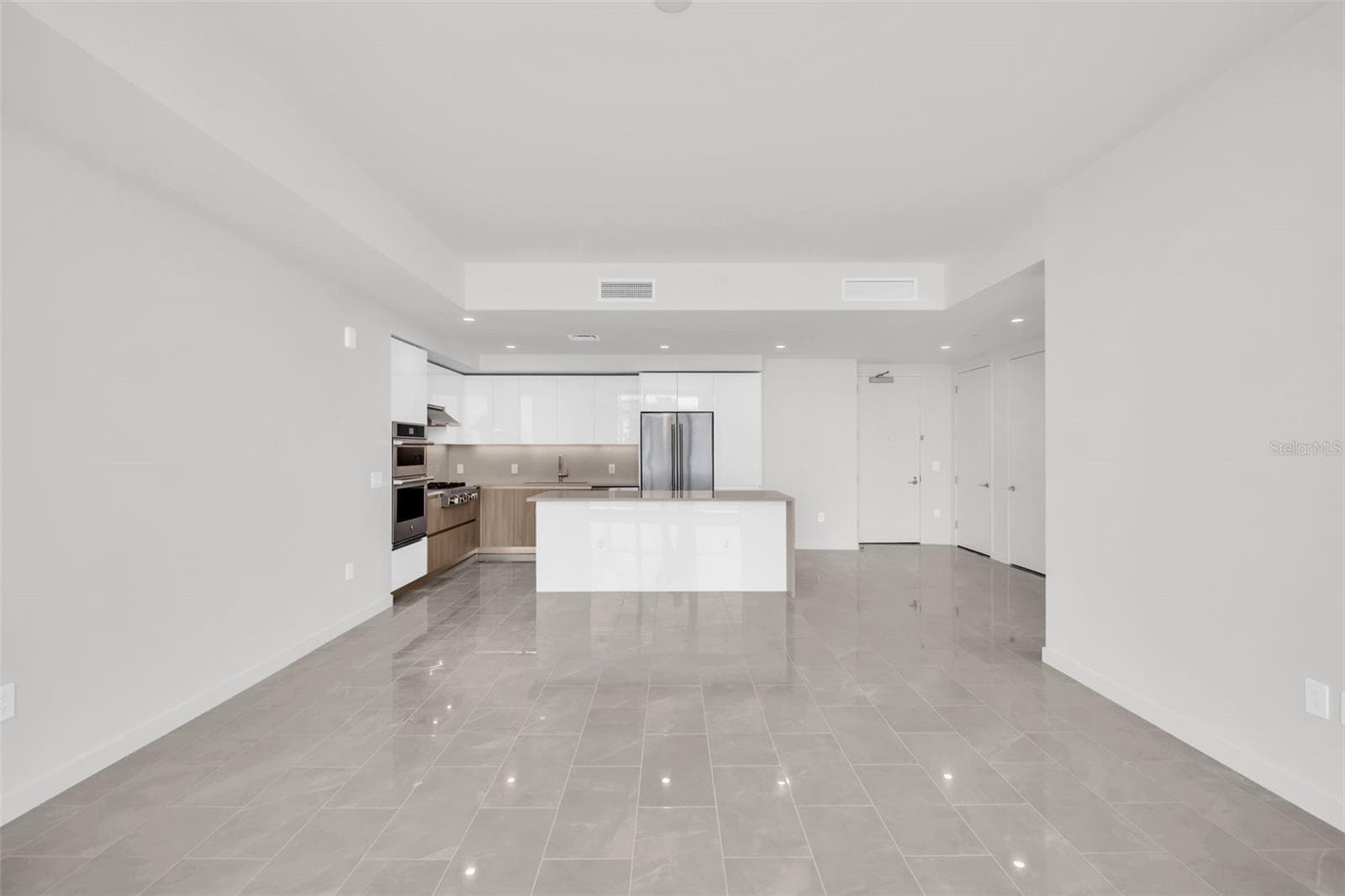 Condominium at 400 CENTRAL AVE #2605, ST PETERSBURG, photo 13 of 74