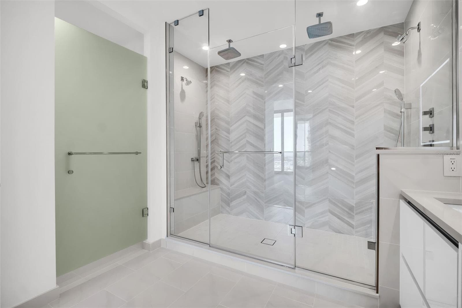 Condominium at 400 CENTRAL AVE #2605, ST PETERSBURG, photo 26 of 74