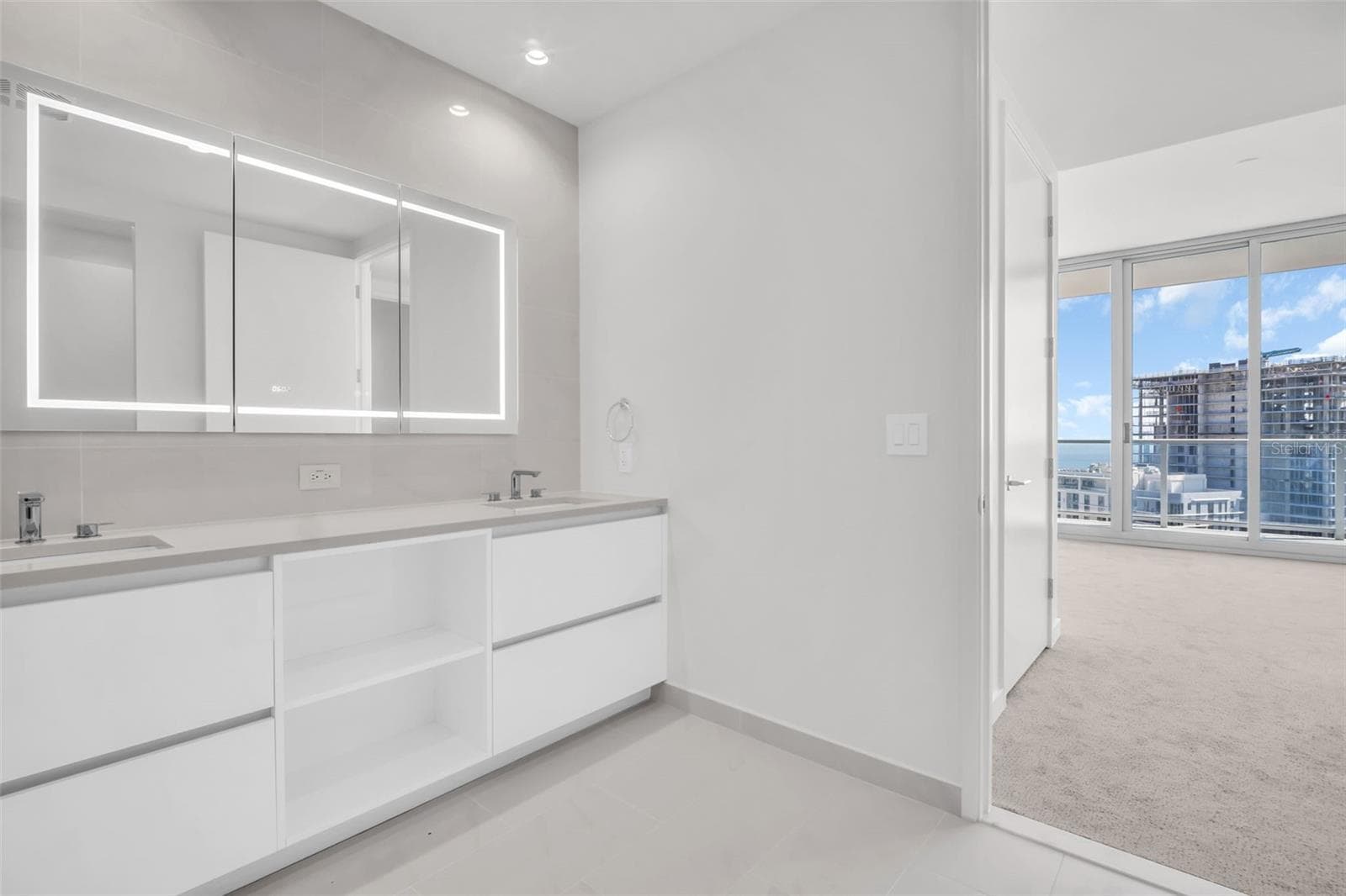 Condominium at 400 CENTRAL AVE #2605, ST PETERSBURG, photo 27 of 74