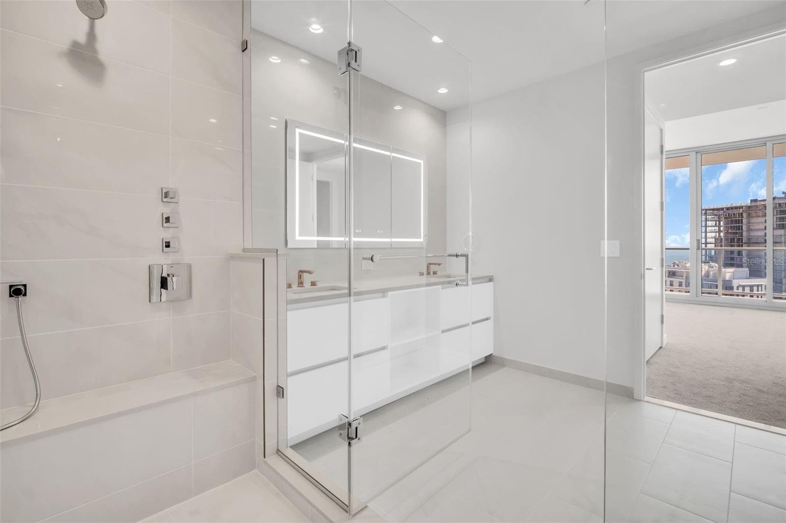 Condominium at 400 CENTRAL AVE #2605, ST PETERSBURG, photo 28 of 74