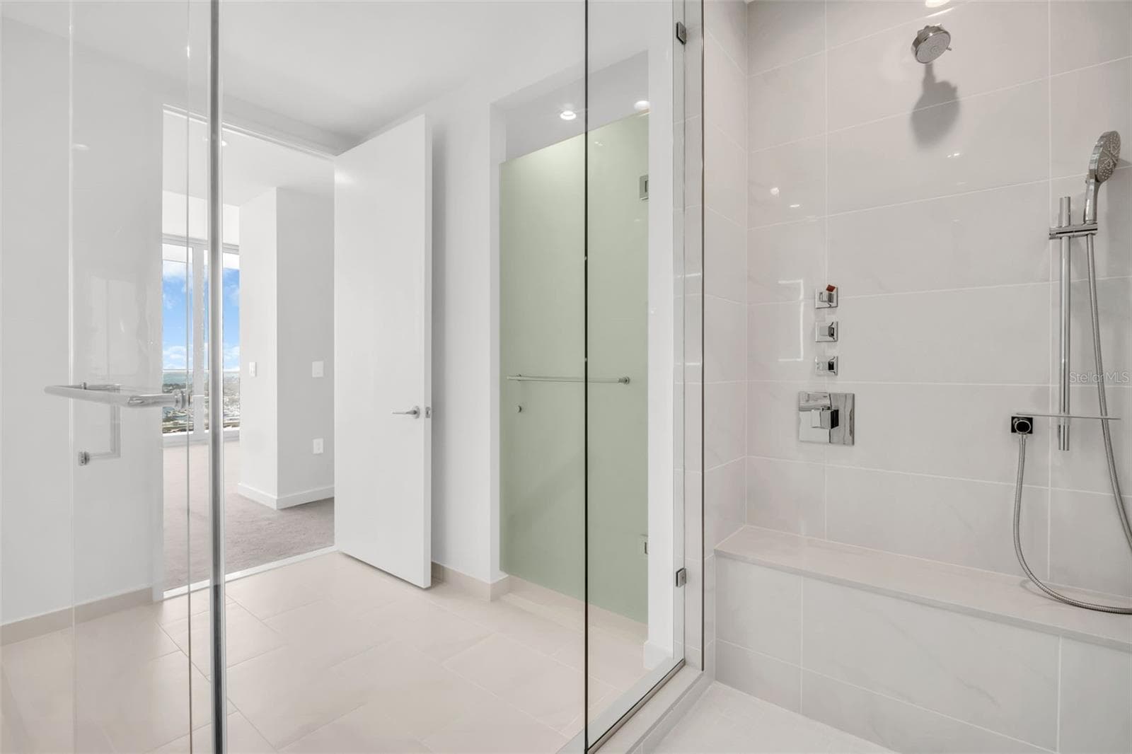 Condominium at 400 CENTRAL AVE #2605, ST PETERSBURG, photo 29 of 74