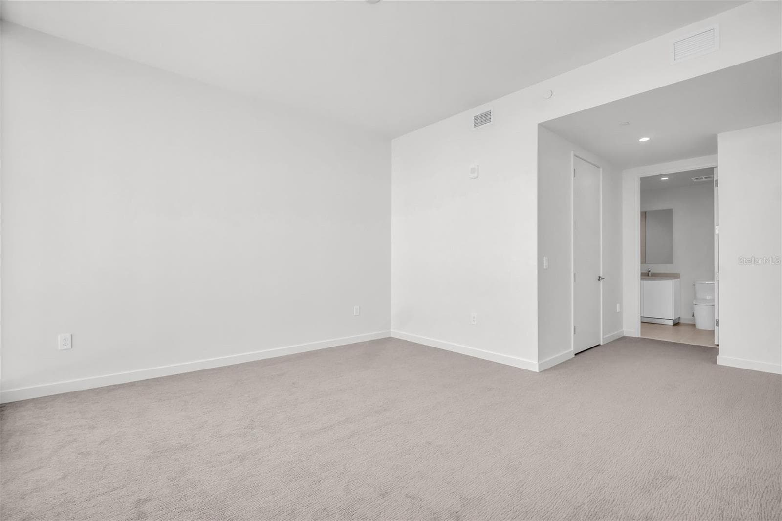 Condominium at 400 CENTRAL AVE #2605, ST PETERSBURG, photo 30 of 74