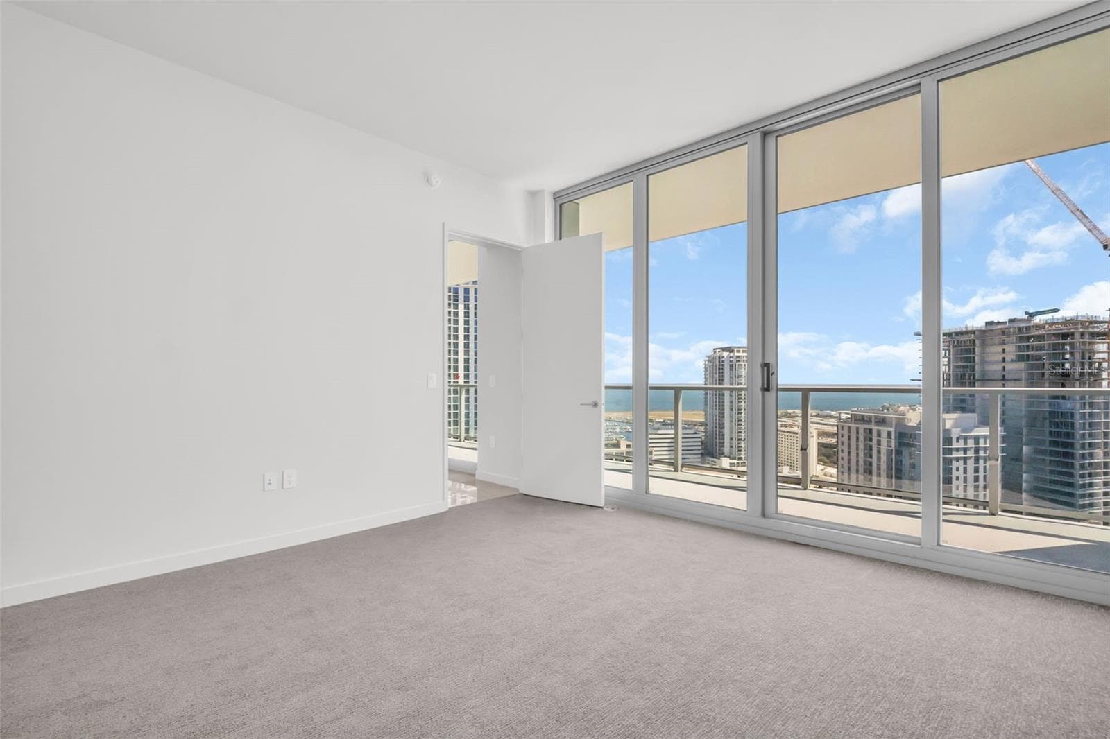 Condominium at 400 CENTRAL AVE #2605, ST PETERSBURG, photo 32 of 74