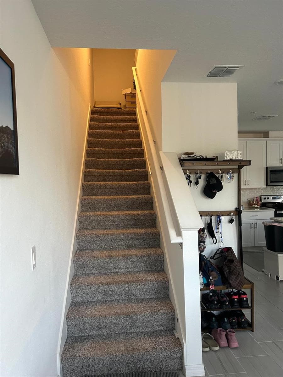 Townhouse at 2037 CRAPE JASMINE LN, ORLANDO, photo 12 of 21