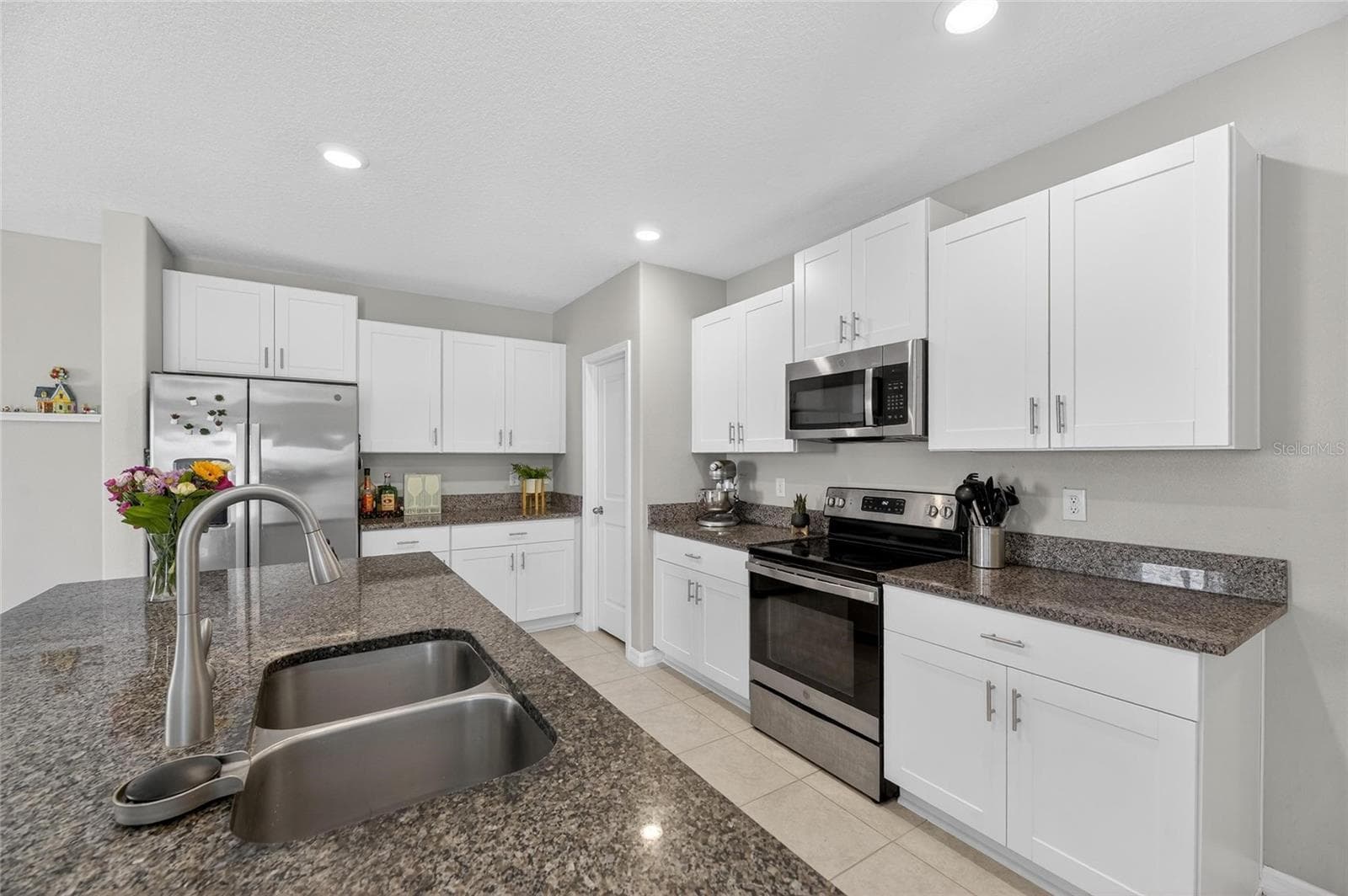 Single Family Residence at 16791 DELIA ST, WIMAUMA, photo 7 of 53