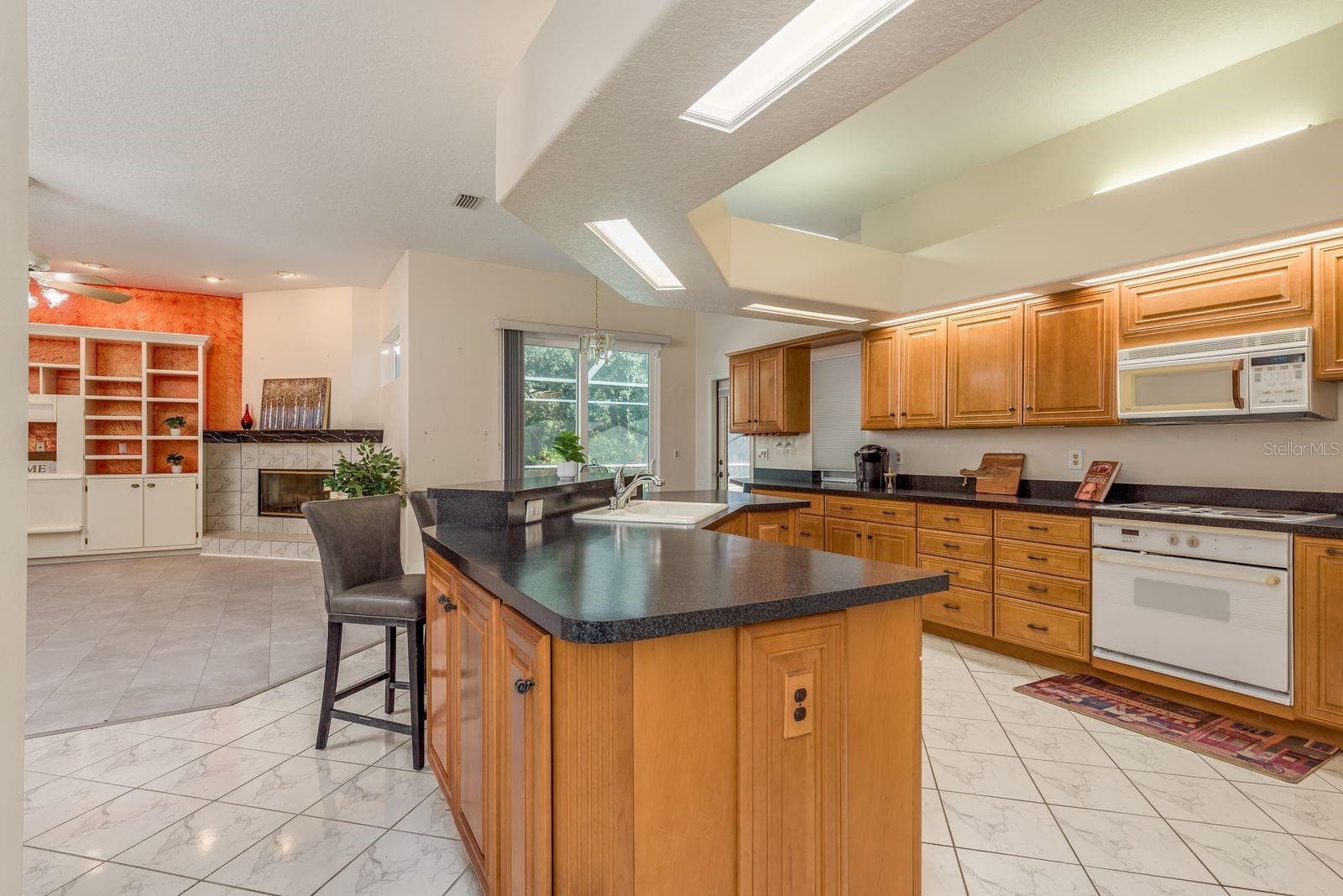 Single Family Residence at 771 WEATHERSFIELD DR, DUNEDIN, photo 6 of 35
