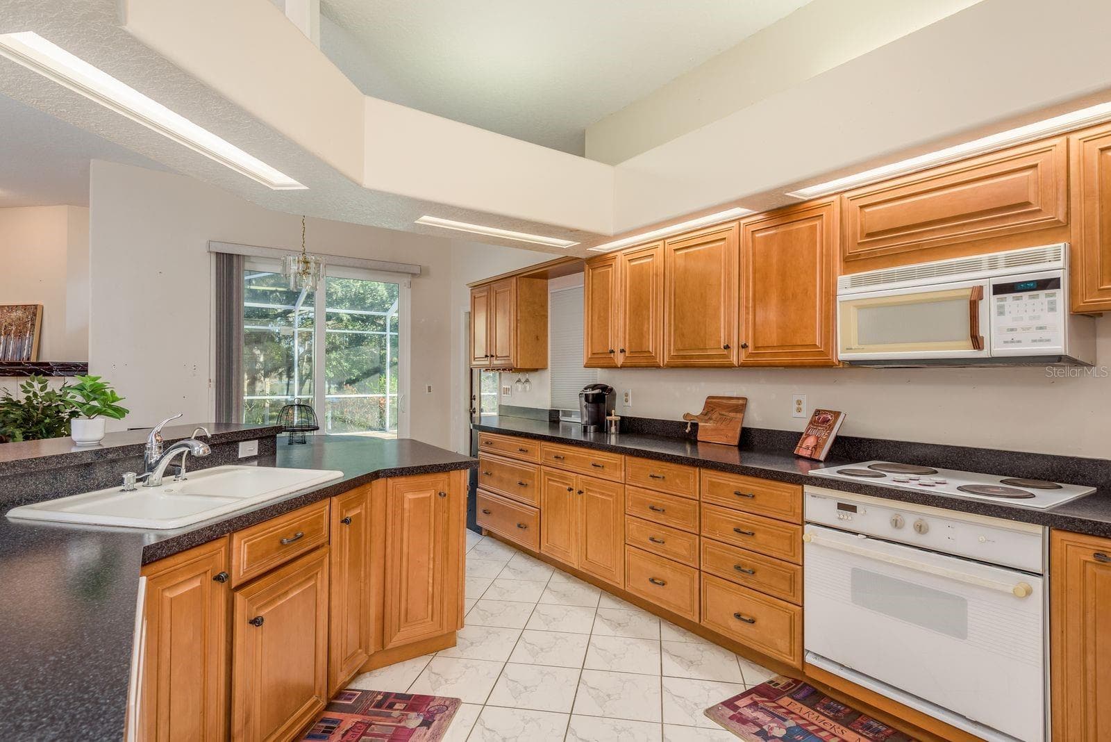 Single Family Residence at 771 WEATHERSFIELD DR, DUNEDIN, photo 10 of 35